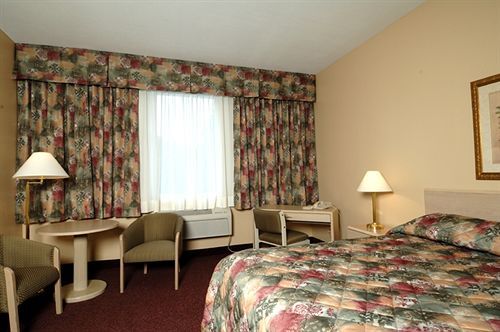 Adam'S Airport Inn Ottawa Buitenkant foto